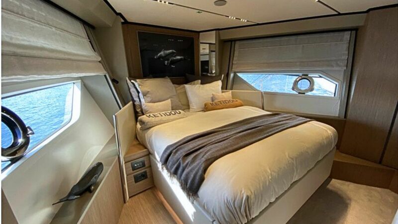FERRETTI 720